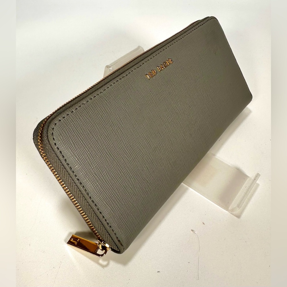 Ted Baker Women’s continental Wallet
